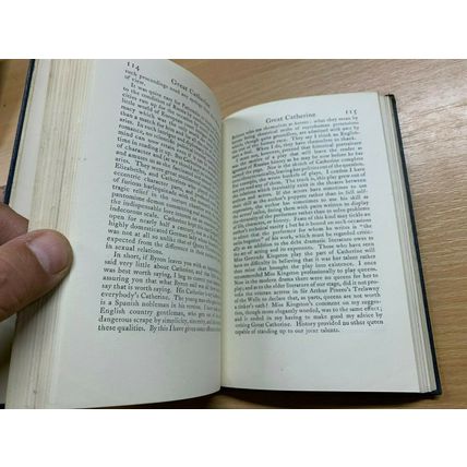 1927 PLAYS OF BERNARD SHAW "HEARTBREAK HOUSE/CATHERINE" LEATHER BOOK (P3)