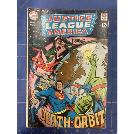 DC COMICS JUSTICE LEAGUE OF AMERICA #71 "Death Orbit" May 1969 FN-