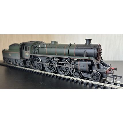 Bachmann 31-115 Std Class 4MT BR2 Tender BR Lined Green Weathered DCC Fitted VGC
