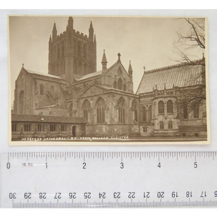 vintage postcard Hereford Cathedral, S.E. from College Cloister