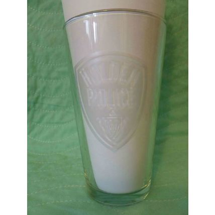 HOLDEN MASSACHUSETTS POLICE HEAVY PINT GLASS TUMBLER with POLICE PATCH LOGO