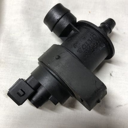 Volvo Purge Valve Vacuum Pump 1997348 OEM 31104896