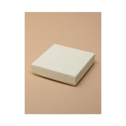 gift boxes square cream box approx 9 cm x 9cm x 2 cm