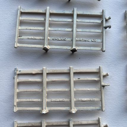 BRITAINS JOHN HILL & CO FARM YARD FENCES 11 pieces as shown white