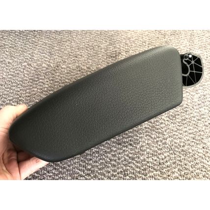 ASTRA J Mk6 Leather EXTENDING ARMREST from 2015 car pt no 200329800 with hinge