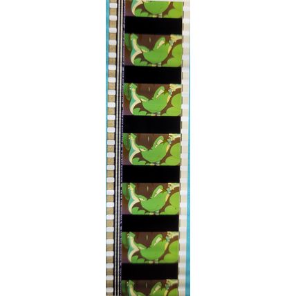 Pokemon . Pk FBP - E0129y . 1 STRIP OF 5 - 35MM FILM CELLS