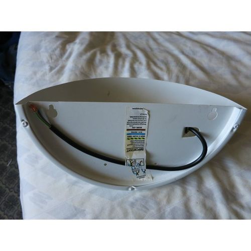 EMESS Wall Light Uplighter White 60w BC