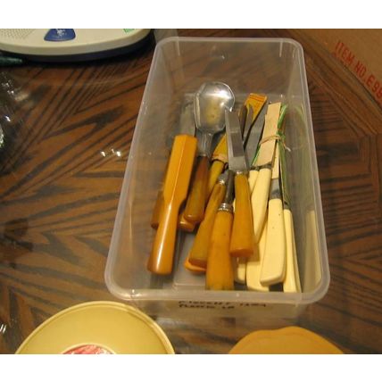 19 VINTAGE BAKELITE VANITY HAIR RECEIVER BRUSH PEARL BOX KNIVES AVON PERSIAN