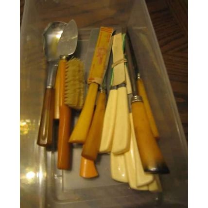 19 VINTAGE BAKELITE VANITY HAIR RECEIVER BRUSH PEARL BOX KNIVES AVON PERSIAN