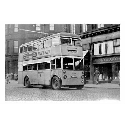 pu0579 - Bradford Trolleybus 697 in City Centre - print 6x4
