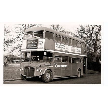 Black & White Photograph of London Country Bus Services Ltd.- CUV 253C ex. L.T.