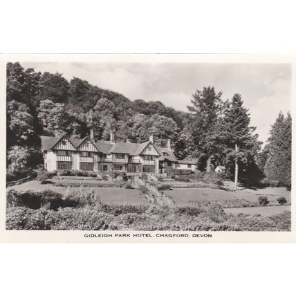 B510 CHAGFORD - GIDLEIGH PARK HOTEL . R/P POSTCARD