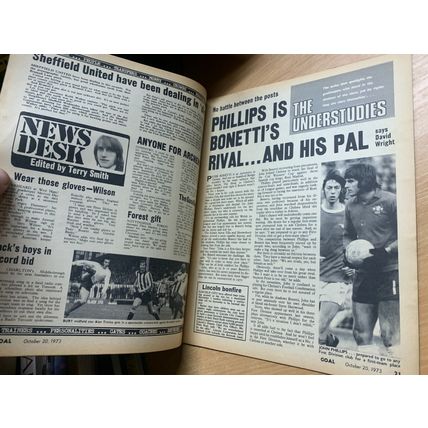 GOAL MAGAZINE #268 20 OCT 1973 UK FOOTBALL MAGAZINE - FULHAM TEAM POSTER (LL)