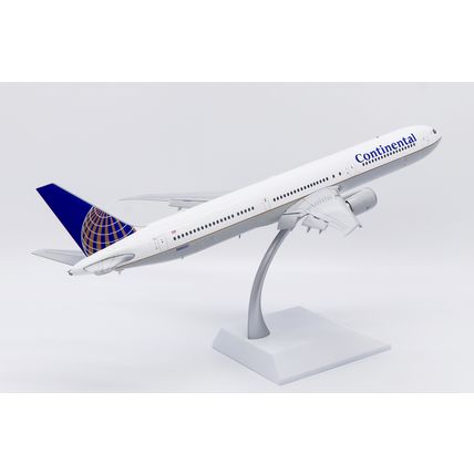 B767-400ER CONTINENTAL AIRLINES REG: N66051 - JC WINGS LH2505A 1/200 - PRE ORDER