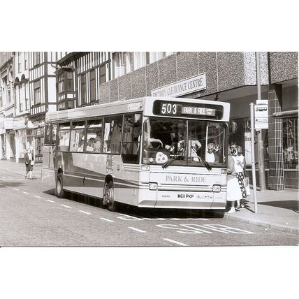 Black & White Photograph of Maidstone & District Motor Services Ltd. - M611 PKP