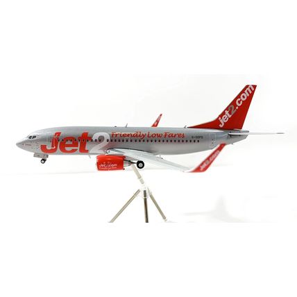 BOEING 737-300 JET2.COM REG: G-GDFG WITH STAND - GEMINI JETS G2EXS1264 1/200