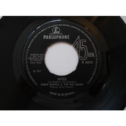 7" 1967. SIMON DUPREE & THE BIG SOUND, KITES .PARLOPHONE,R5646. VERY GOOD PLUS
