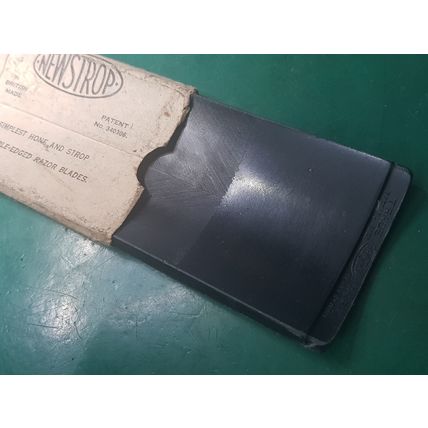 Newstrop double edged razor blade strop