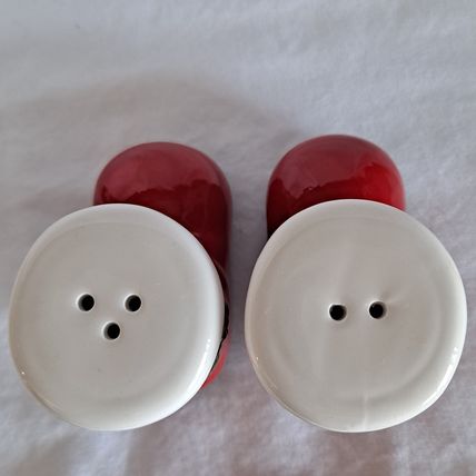 Christmas SANTA Claus Red BOOTS SALT & PEPPER SHAKER Set Holiday 3" Holly Berry