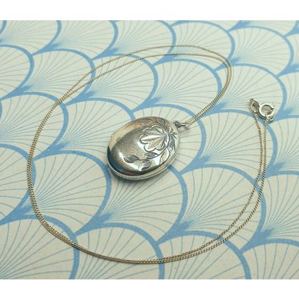 Vintage 925 Sterling Silver Etched Design Oval Locket Pendant Necklace - 1980