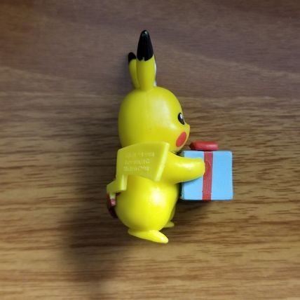 Pokemon Battle Pikachu with Present 1.75" Christmas Ornament