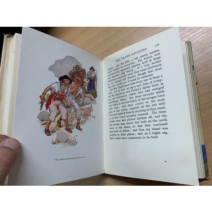 VINTAGE DANIEL DEFOE THE ADVENTURES OF ROBINSON CRUSOE ILLUSTRATED BOOK (P4) AA