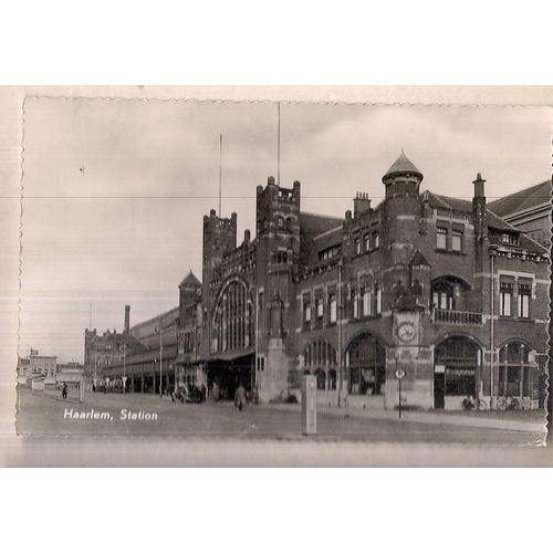 STATION, HAARLEM, NETHERLANDS. .unused vintage postcard RP