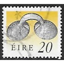 Mi 742 I: 20p. vivid orange-yellow/black Definitive: Irish Art Treasures, type I