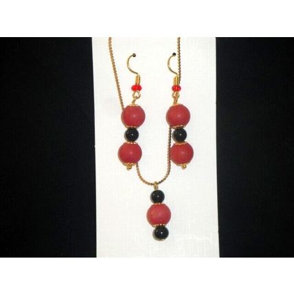 Sophisticated large cloudy crimson & black earrings matching necklace