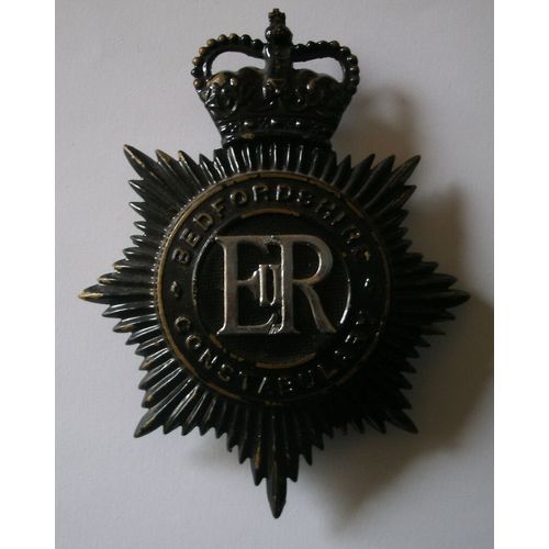 Bedfordshire Constabulary Helmet Plate QE11 Crown 2 Piece Night time