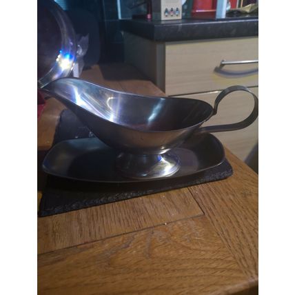 Stainless Steel Gravy/Sauce Boat With Stand 18.0