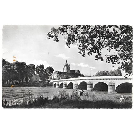 39 - Dole - Le pont sur le Doubs et la Basilique