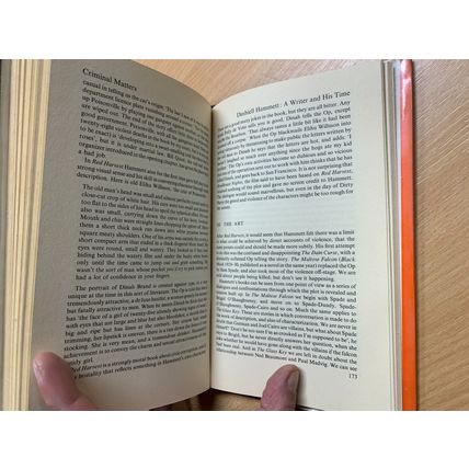 1981 JULIAN SYMONS 1ST EDITION "CRITICAL OBSERVATIONS" HARDBACK BOOK (P3)