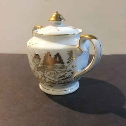Kutani (KUT 295) Hand-Painted Gold on White Sugar Bowl & Lid