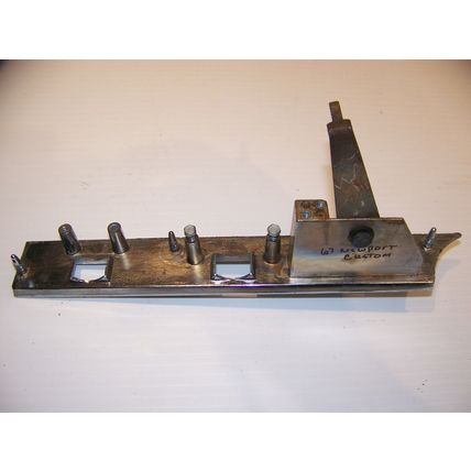 1967 CHRYSLER NEWPORT CUSTOM VENT, REAR VENT, REAR DEFOG BEZEL OEM #30503C