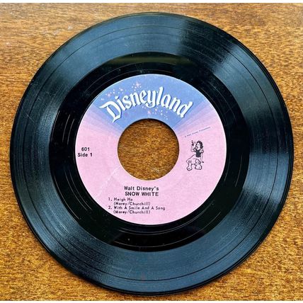 Snow White and the seven dwarfs Disneyland record 7" Vinyl 45 RPM - Vintage