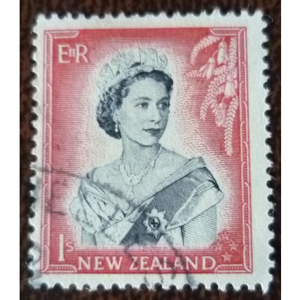 New Zealand 1953 Queen Elizabeth II definitives 1 shilling used stamp SG729