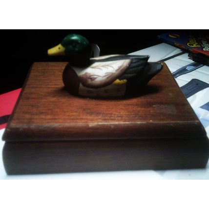 Wood playing card holder duck figuirine 2 decks playing cards