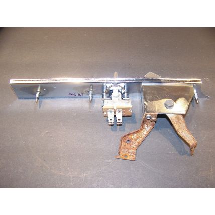 1968 CHRYSLER 300 VENT BEZEL, LEVER, FLASHER OEM #2820320 NEW YORKER NEWPORT