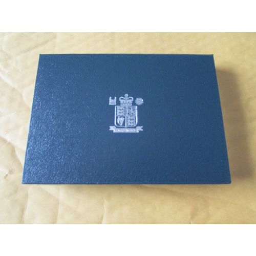 1995 QUEEN ELIZABETH II ROYAL MINT PROOF SET BLUE CASE. I