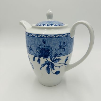 Wedgwood Coffee Pot Mikado Blue and White Porcelain Servewear Vintage Home China