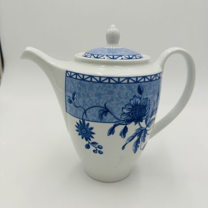 Wedgwood Coffee Pot Mikado Blue and White Porcelain Servewear Vintage Home China