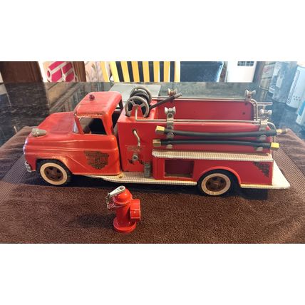 Old Vintage Press Steel 1959 Tonka # 5 Fire Truck 95% Complete Great Condition
