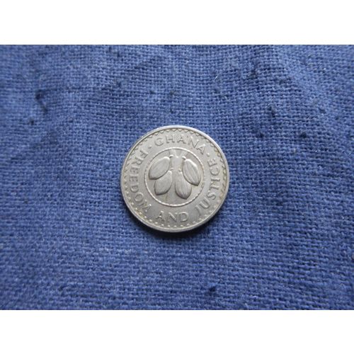 1967 GHANA FIVE PESEWAS COIN. COIN.