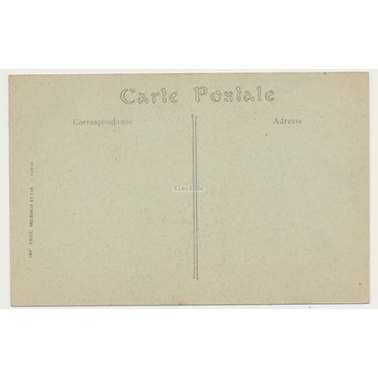 ABBEVILLE La Rue de l'Hôtel-Dieu et l'Eglise Saint-Vulfran France RPPC ND c1910