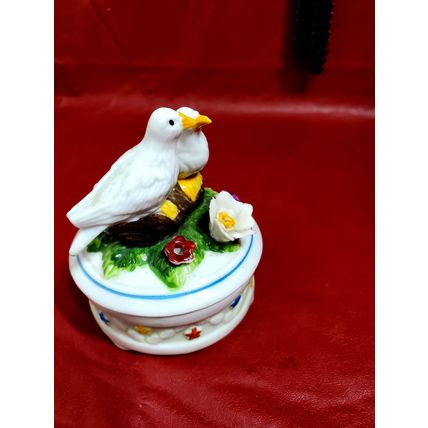 ROC- Taiwan- Trinket Box- Doves- Love Birds- Flowers