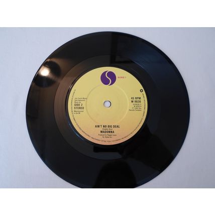 7"MADONNA.1986, PAPA DON'T PREACH.SIRE W8636. BIG DEAL.GLOSSY CARD. NEAR MINT