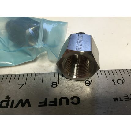 NEW LOT 4 Parker 338-1610-ND fittings 1/2NPT to CPI,EC