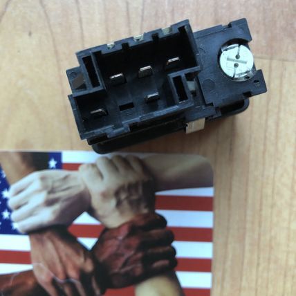 Genuine Volvo Defroster Switch Defrost V70R C70 V70 S70 9162952