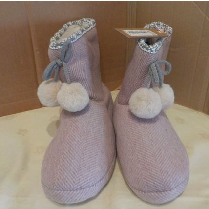 Pair of Ladies Slipper Booties - Faux Fur Lined - Pink - Med 5-6 – NEW